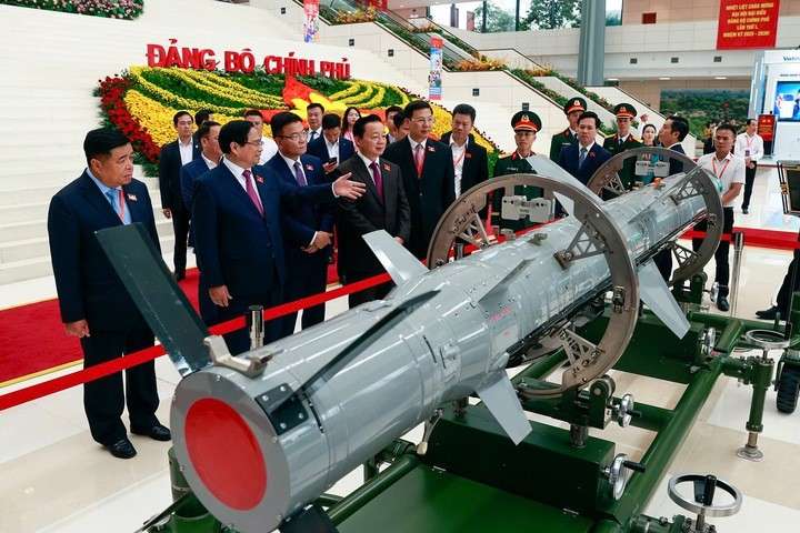 Thủ tướng Chính phủ thăm Triển lãm thành tựu khoa học công nghệ, đổi mới sáng tạo và chuyển đổi số 1