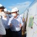 Phó thủ tướng Lê Văn Thành (bìa trái) kiểm tra thực địa dự án sân bay Long ThànhLÊ LÂM