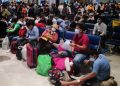 Hành khách chờ đợi tại sân bay Tân Sơn Nhất dịp tết Nguyên đán 2022ĐẬU TIẾN ĐẠT