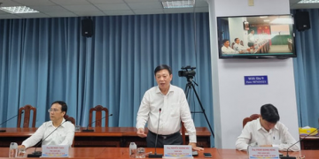 Ông Nguyễn Hoàng Hải, giám đốc Kho bạc Nhà nước TP.HCM, phát biểu trong buổi họp cuối ngày hôm nay, 12-5 - Ảnh: A.H