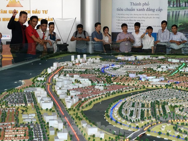 Năm 2022, thị trường bất động sản TPHCM có thể tiếp tục xảy ra tình trạng tăng giá đất nền tại các khu vực có quy hoạch trở thành các khu đô thị mới được đầu tư đồng bộ hạ tầng kỹ thuật, hạ tầng xã hội.