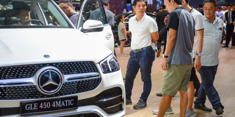 Lexus, Mercedes-Benz lần lượt điều chỉnh giá bán nhiều mẫu mã đang phân phối tại Việt NamBÁ HÙNG