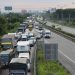 Việc thu phí không dừng gặp trục trặc, các tài xế buộc phải đóng phí bằng tiền mặt khi di chuyển trên cao tốc TP. Hồ Chí Minh
