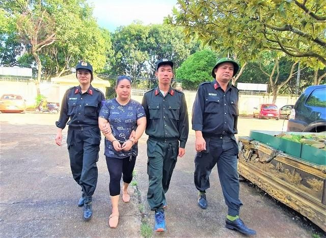 Cơ quan công an bắt giữ Nguyễn Thị Hương Giang.