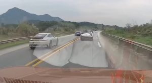 Xác minh đoàn xe Porsche đi sang làn ngược chiều trên cao tốc Nội Bài – Lào Cai