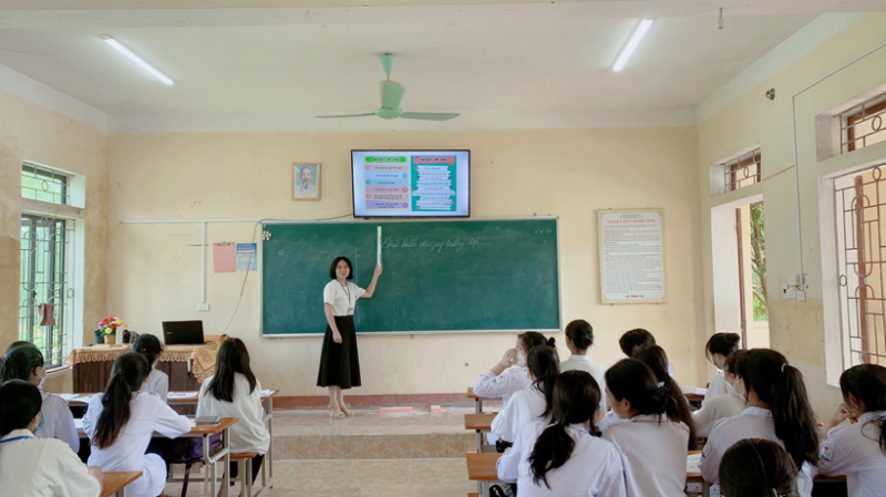 Hướng dẫn mới nhất của Bộ Nội vụ về sắp xếp đơn vị sự nghiệp giáo dục, quản lý, sử dụng biên chế giáo viên 1