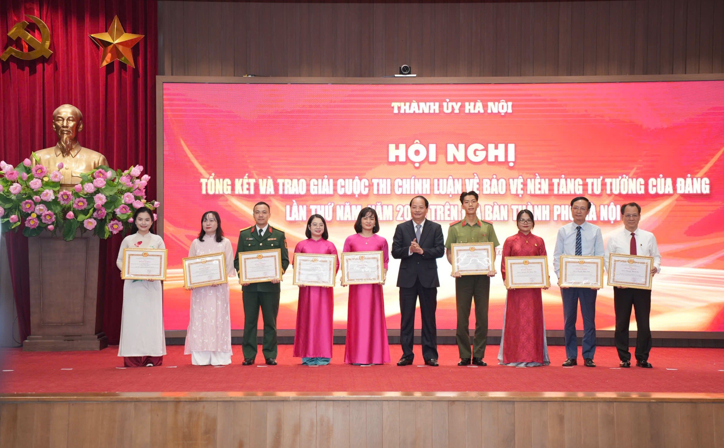 Khen thưởng 99 tác phẩm đạt giải Cuộc thi chính luận bảo vệ nền tảng tư tưởng của Đảng lần thứ Năm 5