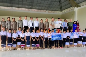 Giáo viên sang Lào giảng dạy tiếng Việt được Lâm Đồng hỗ trợ 500USD/tháng 25