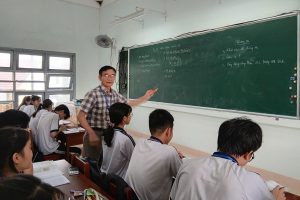 Người thầy tận tâm gieo đam mê Vật lí 30