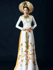 Phạm Hương khiến fan bồi hồi khi đăng ảnh kỷ niệm một thập kỷ đăng quang 25